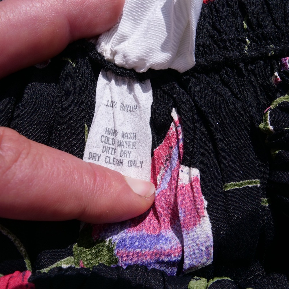Great vintage 1990s My Boyfriend's Back crinkle pleated dark floral rayon skirt - Picture 5 of 8
